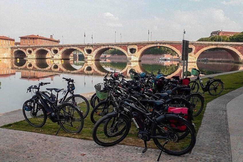 Toulouse Electric Bike Tour: City Center & Garonne 3