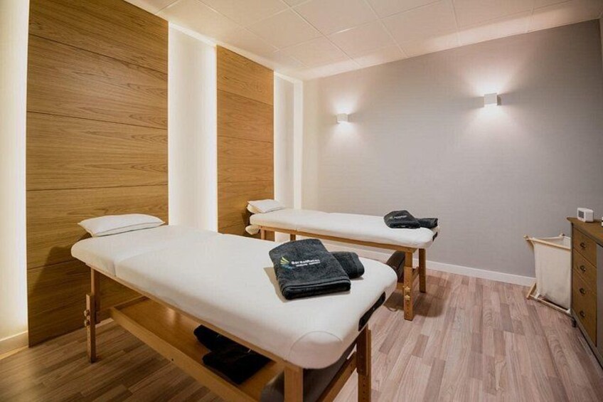 Massage Weekends and Holidays 1