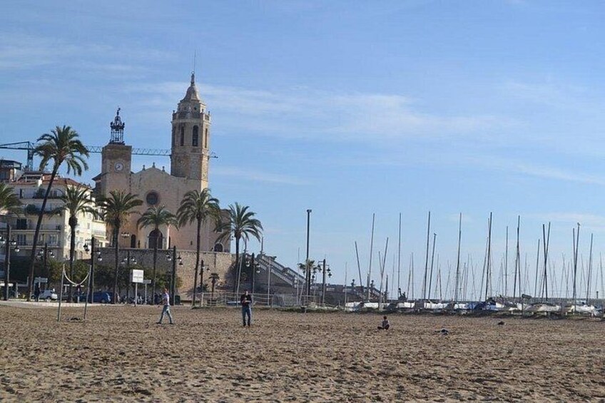 Poblet, Wines & Sitges Private Tour - Hotel pick up from Salou/Tarragona 2