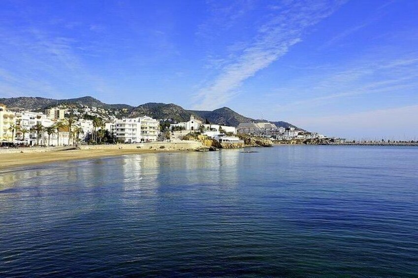 Poblet, Wines & Sitges -Reduced group and hotel pick-up from Salou / Tarragona