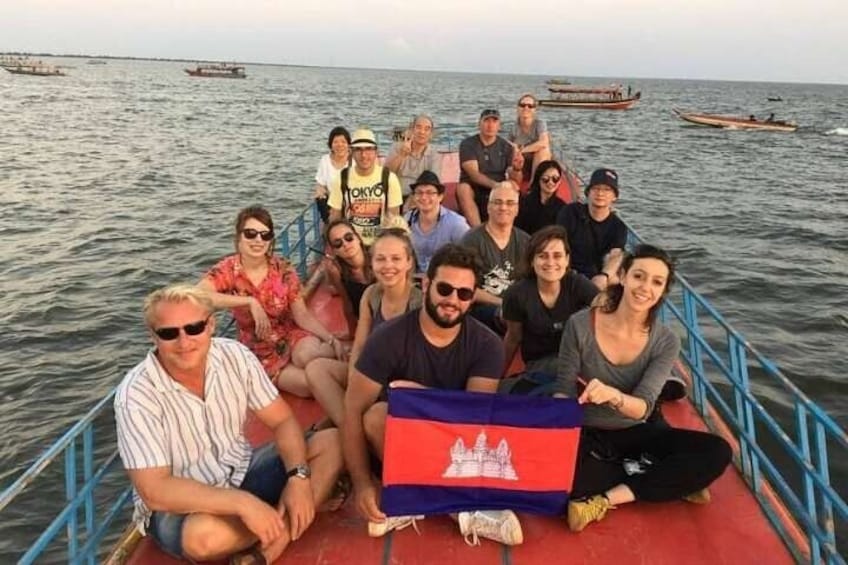 Welcome to Cambodia! Enjoy a boat ride on Tonle Sap Lake. 1