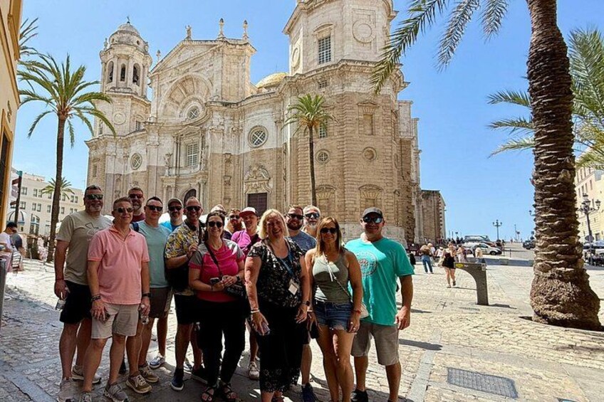 Cadiz Shore Excursion: Scenic & walking tour with cheese and sherry tasting 2