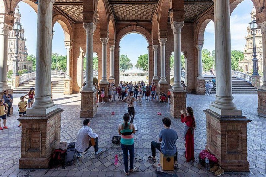 Walking tour through the monumental and historical area of Seville 5