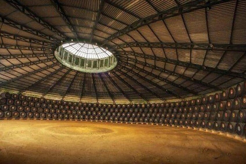 https://media-cdn.tripadvisor.com/media/attractions-splice-spp-720x480/13/d2/bf/a0.jpg 2