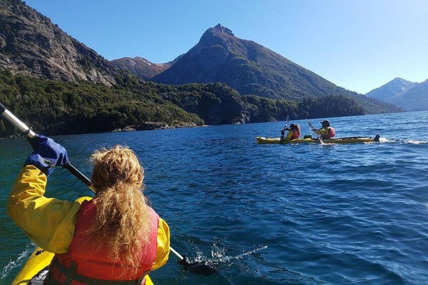 Half a day of kayaking on the Nahuel Huapi lake in private service 1