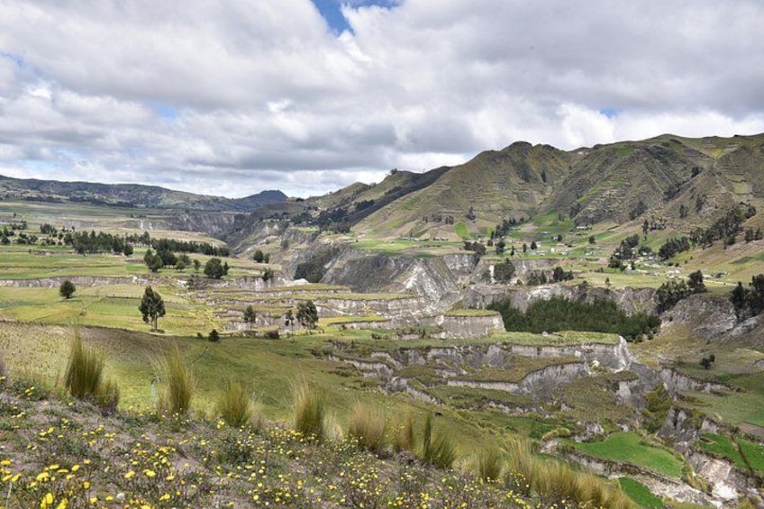 Cultural Tour Laguna Quilotoa: Hiking and Descent to the Lagoon all included 1