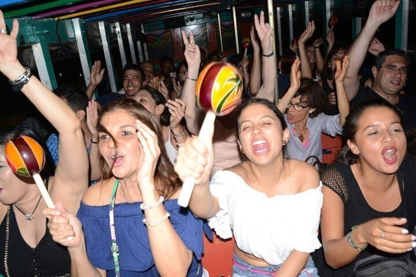 32 / 5000
Resultados de traducción
rumba in chiva party bus typical 1