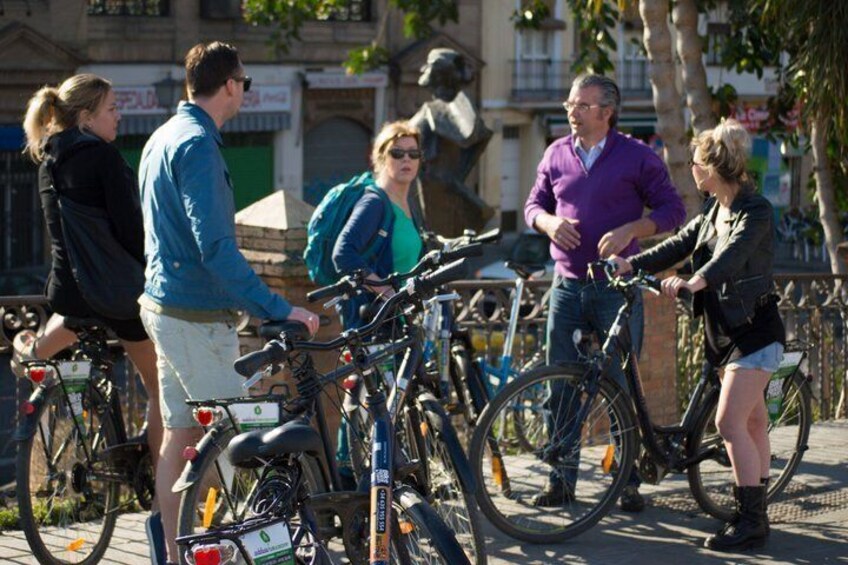 3-hour Guided Bike Tour along the Highlights of Seville 2
