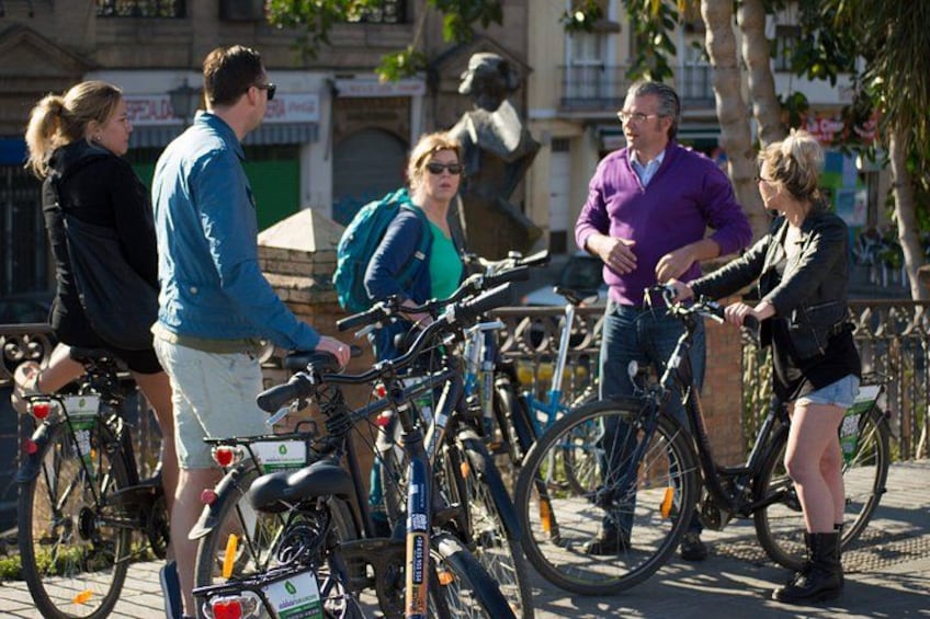 3-hour Guided Bike Tour along the Highlights of Seville 2