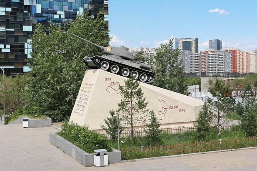 T-34 tank used by the Soviet Union, now placed below the Zaisan Memorial hill 3