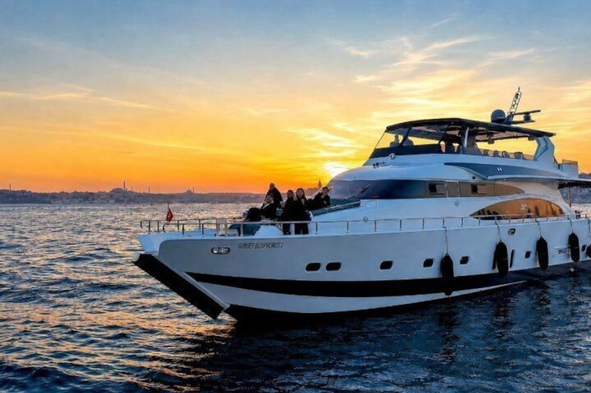 Istanbul Bosphorus Luxury Sunset Yacht Cruise with Snacks & Guide 2