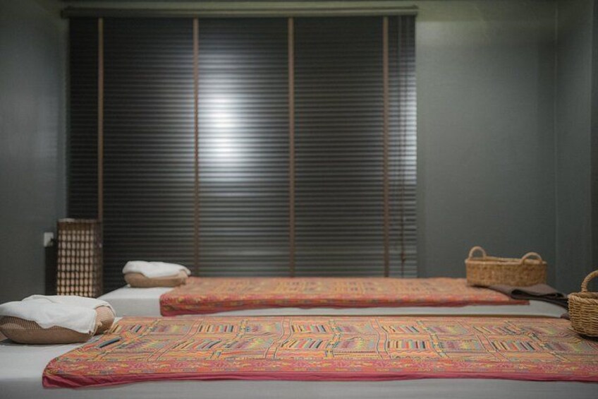 1.5Hrs RelaxingWhole body with Herbcompress -Free Transportation 4