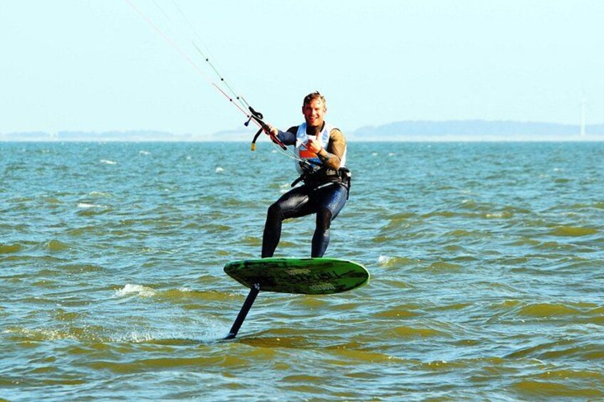 SUP - Stand Up Paddle - Kitesurfing - Wingfoil & Kitefoil courses 4