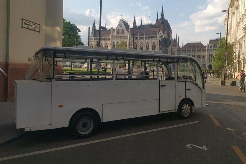 Budapest Party BeerBus Unlimited Beer & City- Private 60Min. Tour 2