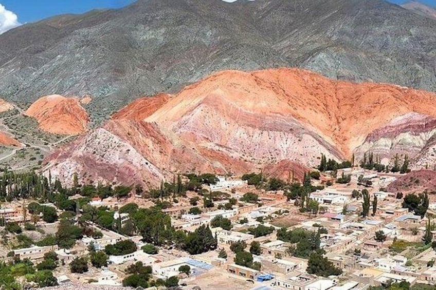 Humahuaca with the 7-color hill 1