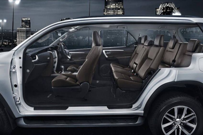 SUV for private tour 3-4 2