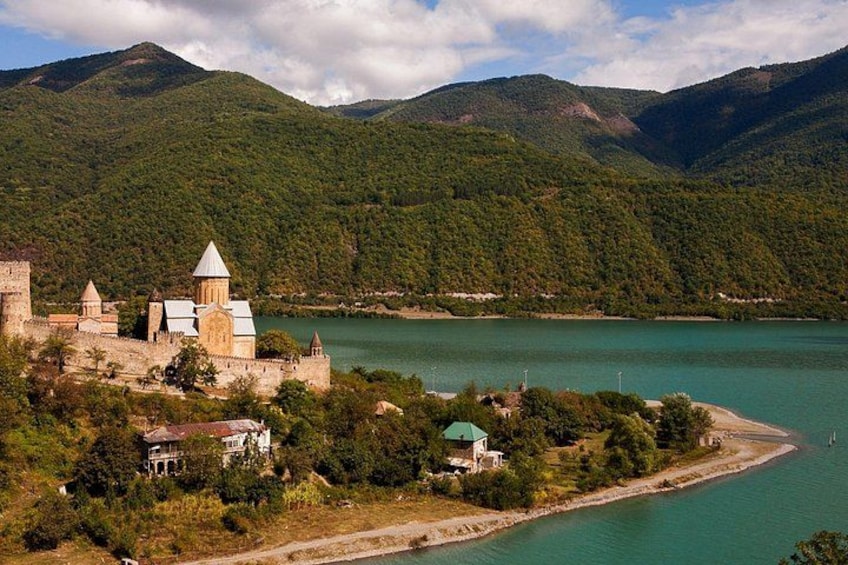 Tour in Gudauri, Kazbegi, Ananuri, Gergeti 4