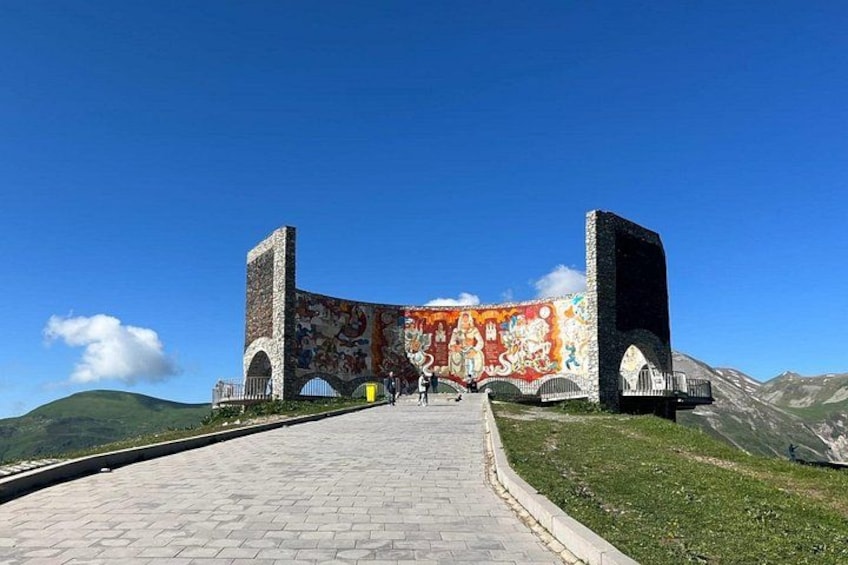 Tour in Gudauri, Kazbegi, Ananuri, Gergeti 2