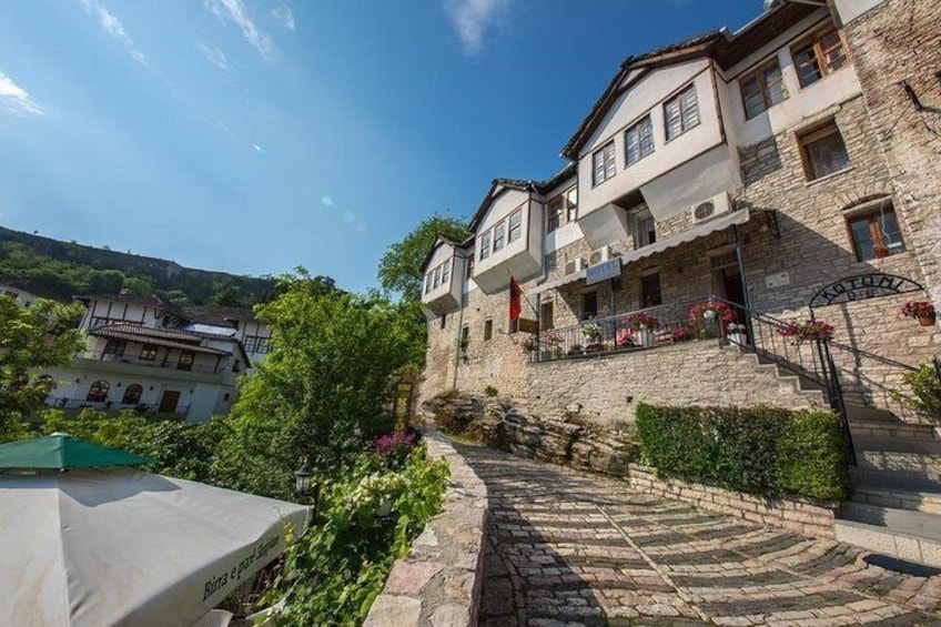 Tour Gjirokaster,Blue Eye & Lekursi Castle 2