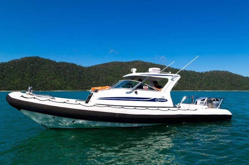 Private Standard Charter Experience in Whitsundays 2
