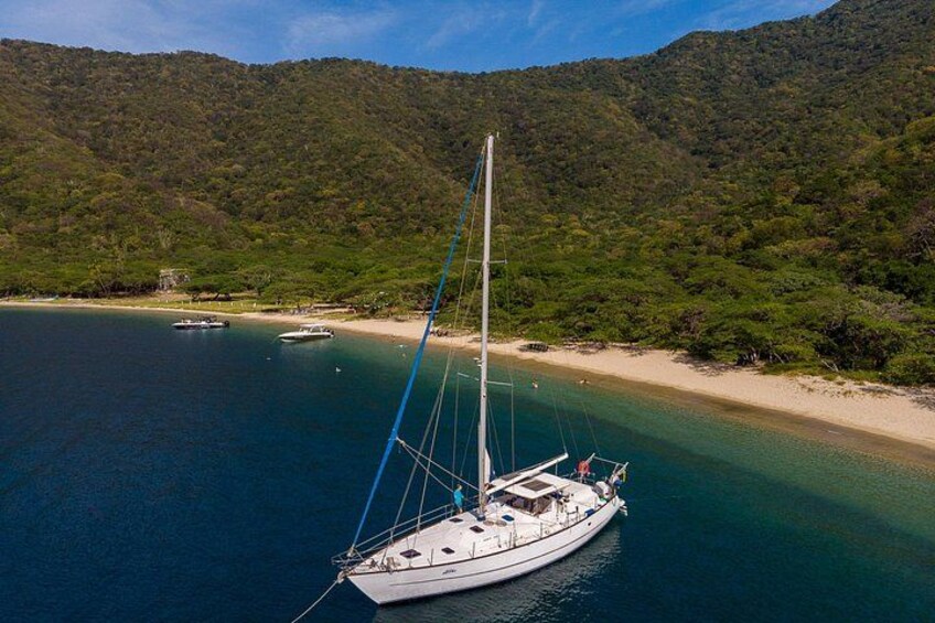 Artivela, The # 1 Tayrona Sailing Experience. 1