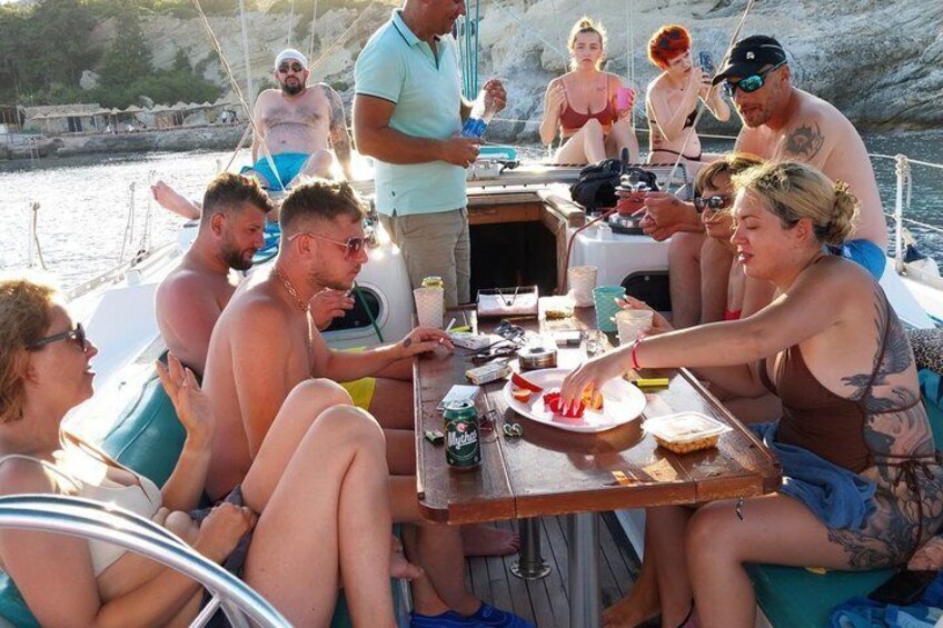 Private Full-Day Cruise in Rhodes with Lunch and Drinks 2