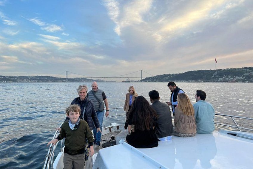 Sunset Cruise on Luxury Yacht Istanbul 3