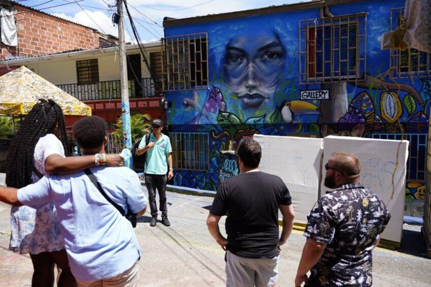 Comuna 13 with Local Guides: Graffiti & Real Stories 1