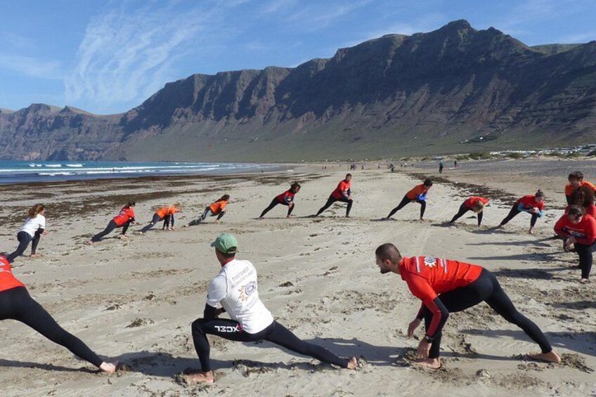 Surf class in Famara 9:15-12:00 or 11:45-14:30 (2h class) 2