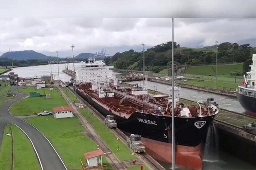 Private tour of Panama City and visit to the Miraflores Locks 2