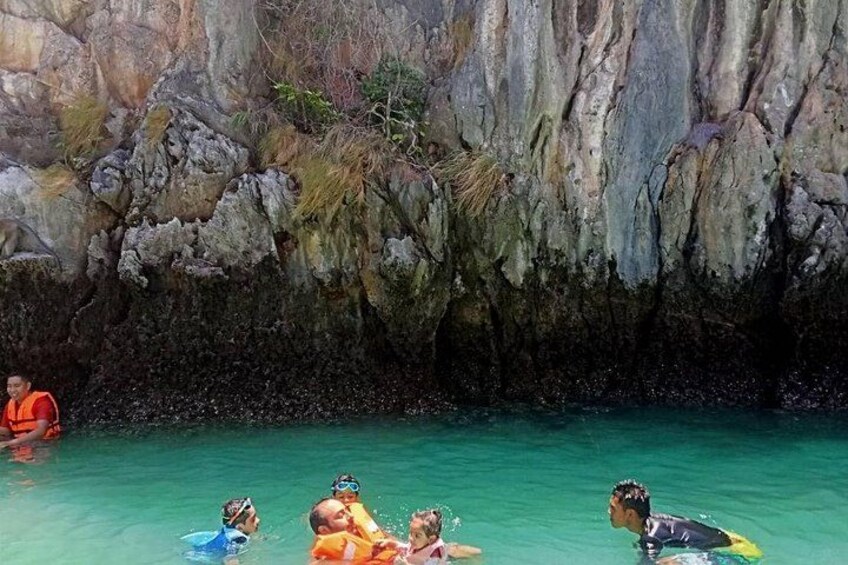 Private Customized Tour to Phi Phi Island 4