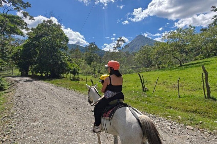 Horseback Riding to La Fortuna Waterfall 5