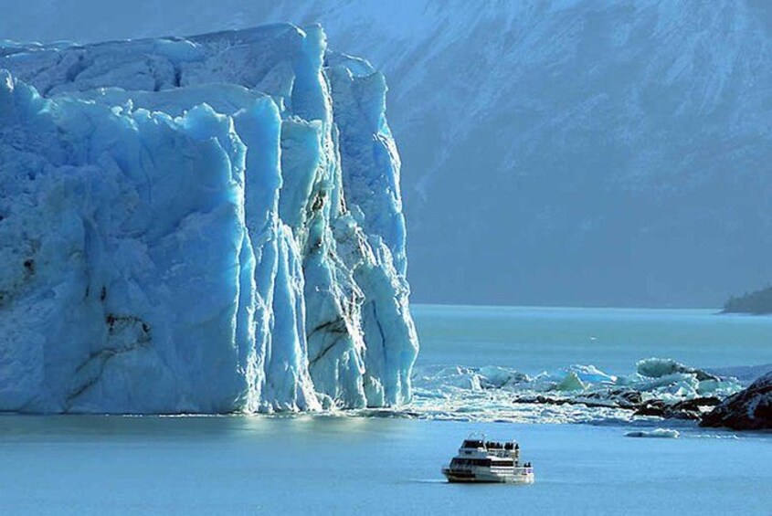 Perito Moreno Glacier with Navigation from El Calafate 4