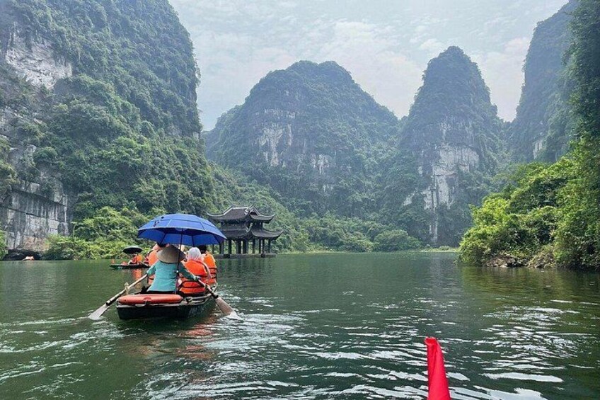 1 Day Luxury Tour to Ninh Binh: Bai Dinh and Trang An with Lunch 2
