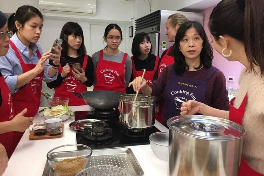 Turnip cake, Pork thick soup, Tofu pudding. Taiwan Traditional Light Meals Experience-C (Taipei Cooking Class) 5