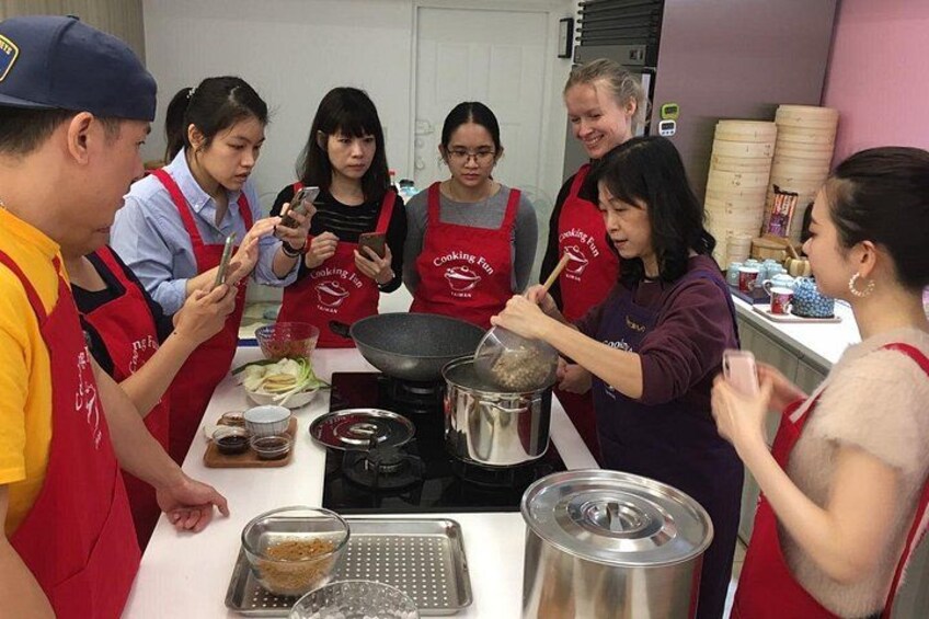 Turnip cake, Pork thick soup, Tofu pudding. Taiwan Traditional Light Meals Experience-C (Taipei Cooking Class) 2