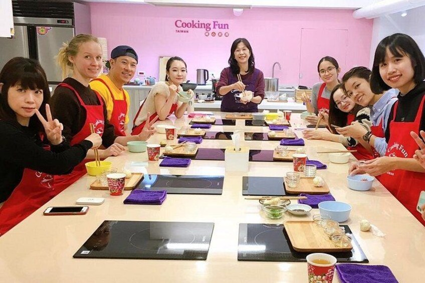 Turnip cake, Pork thick soup, Tofu pudding. Taiwan Traditional Light Meals Experience-C (Taipei Cooking Class) 3