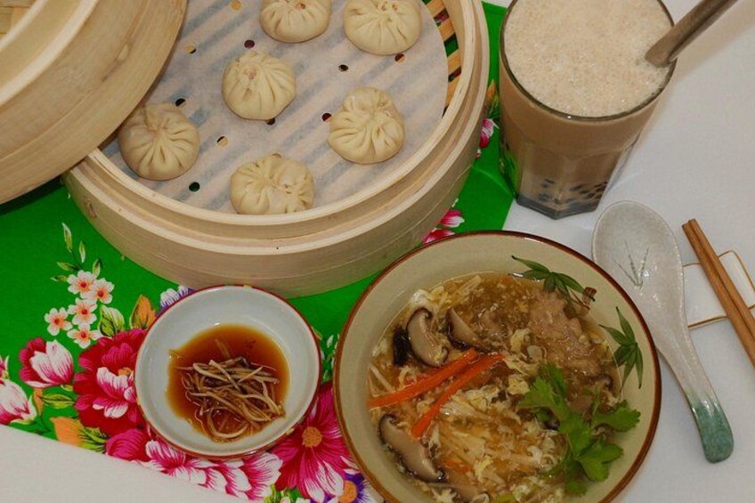Xiao Long Bao, Pork thick soup, Bubble milk tea. Taiwan Traditional Light Meals Experience-B (Taipei Cooking Class) 4