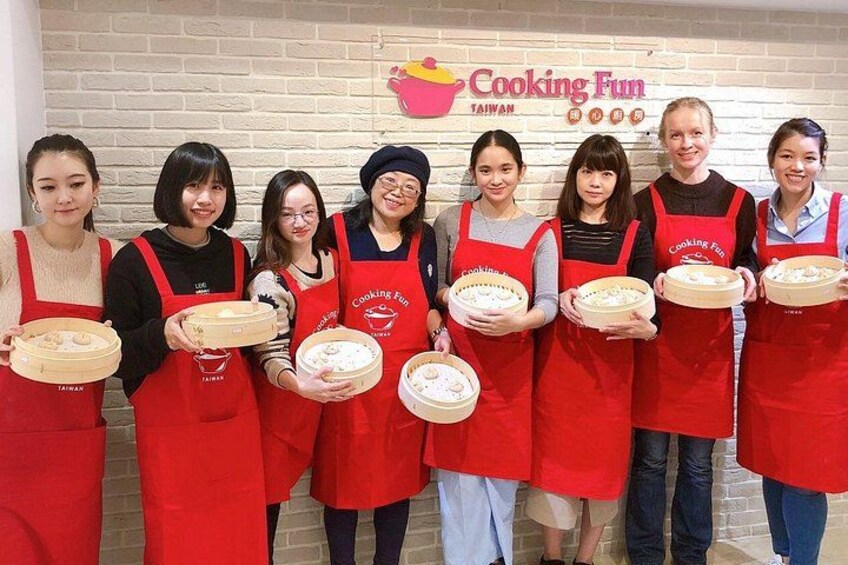 Xiao Long Bao, Pork thick soup, Bubble milk tea. Taiwan Traditional Light Meals Experience-B (Taipei Cooking Class) 2
