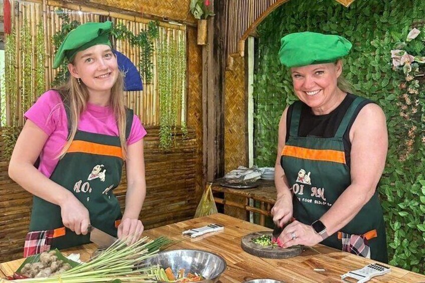 Hoi An Riverside Cooking Class(Local market,Basket Boat,Fishing) 3