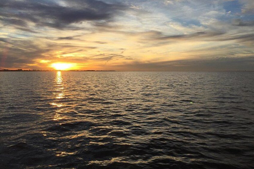 Sunset Río de la Plata & Open Bar 4