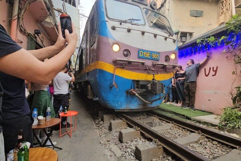 Best Hanoi Street Food Tour: Train Street & Hidden Alleyways 1