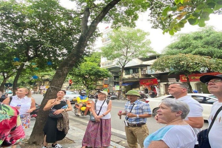 Best Hanoi Street Food Tour: Train Street & Hidden Alleyways 3