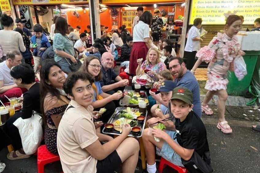 Best Hanoi Street Food Tour: Train Street & Hidden Alleyways 3