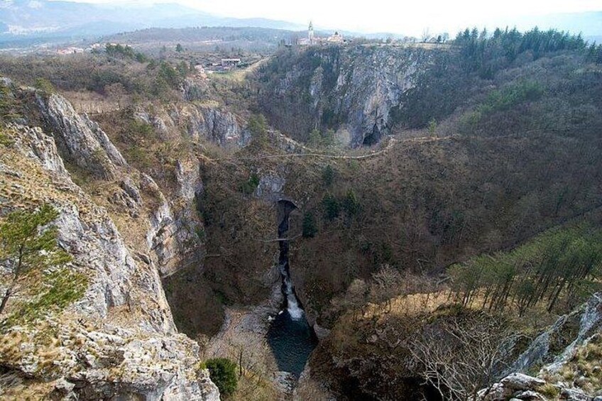 Natural bridge near Škocjan village 5