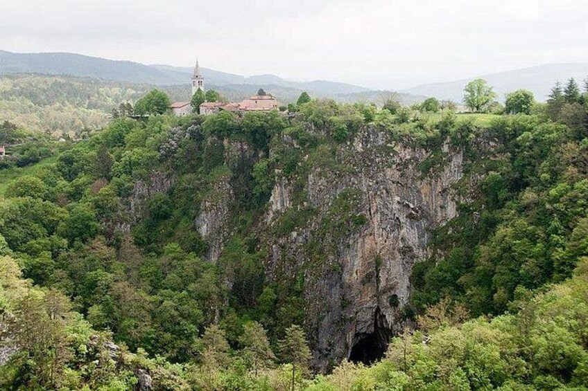 Škocjan cave park and Natura 2000, important natural area 4