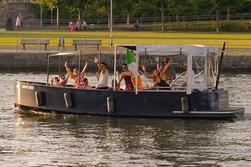Boat Tour in Frankfurt for up to 12 Guests 2