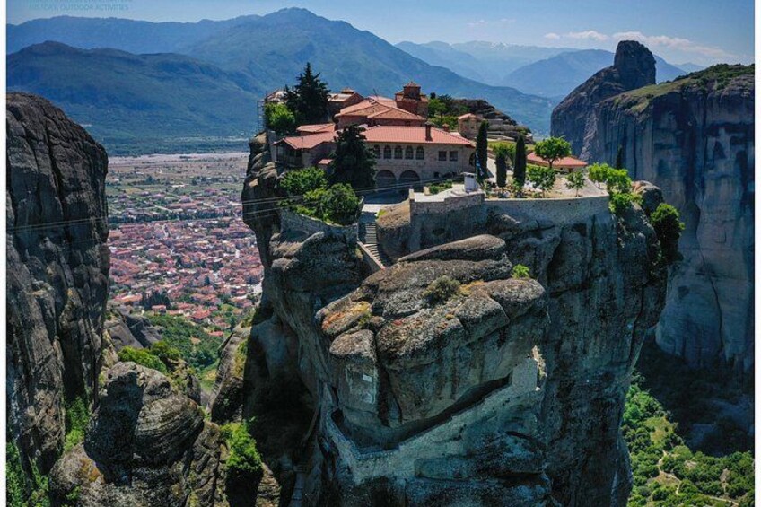 Guided all day tour to Meteora rocks & Monasteries 5