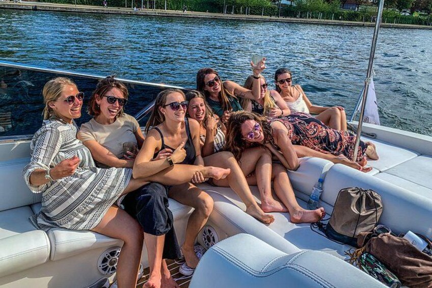Yacht Tour in Frankfurt for up to 12 Guests 5