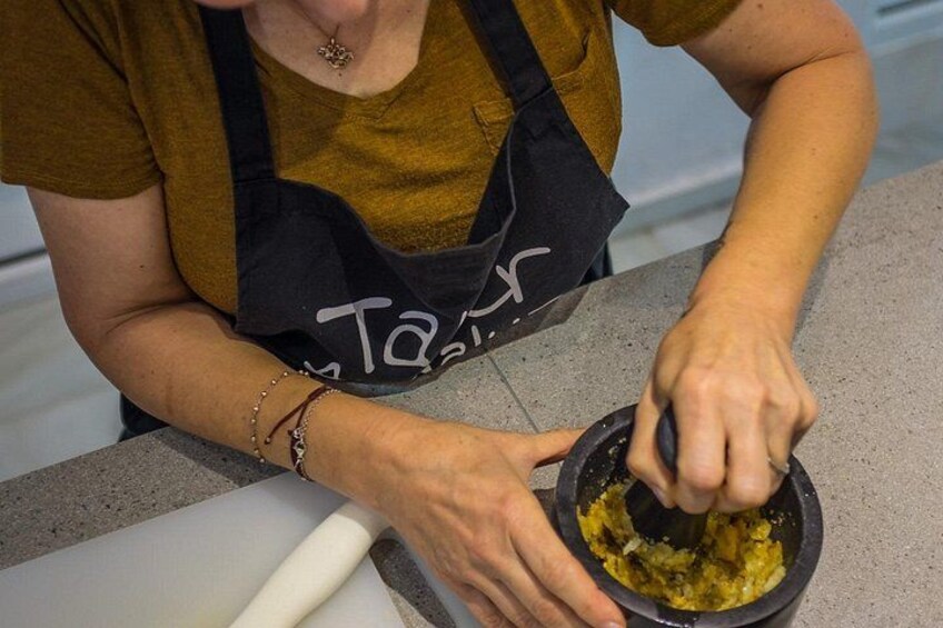 Seville: Paella & Tapas Cooking Class + Triana Market Tour 2